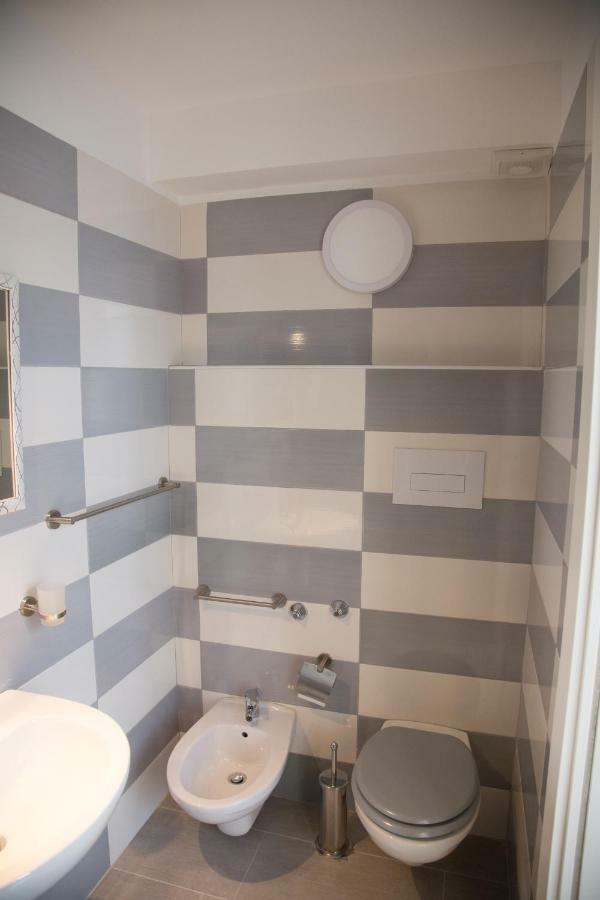 Vesuvius Luxury Suites Νάπολη Εξωτερικό φωτογραφία