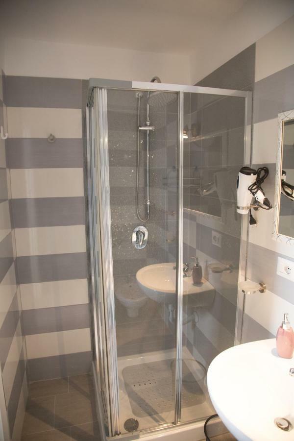 Vesuvius Luxury Suites Νάπολη Εξωτερικό φωτογραφία