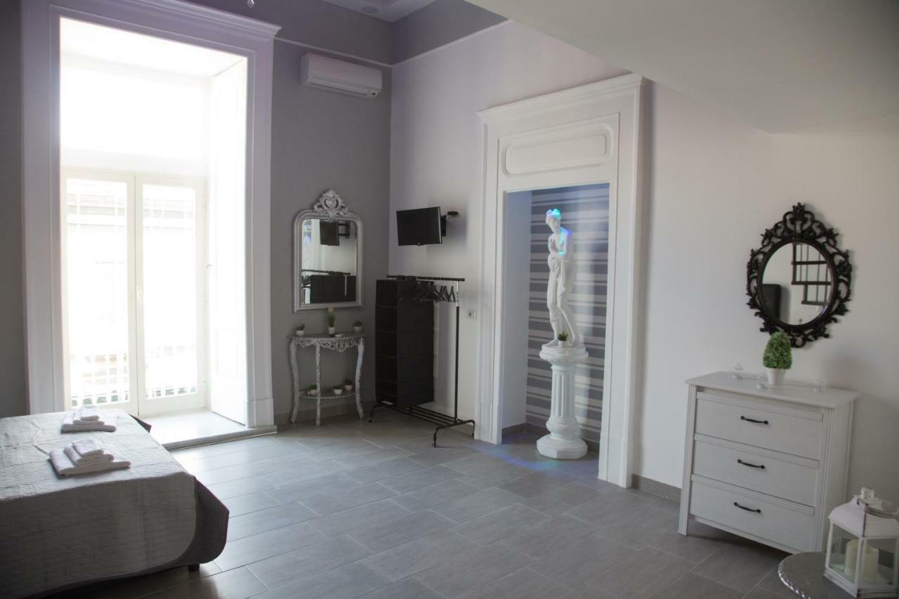 Vesuvius Luxury Suites Νάπολη Εξωτερικό φωτογραφία
