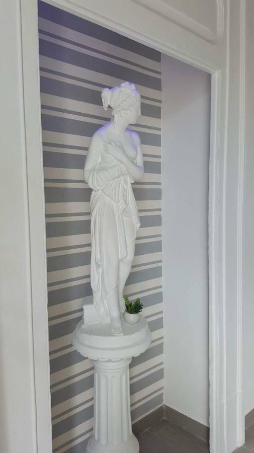 Vesuvius Luxury Suites Νάπολη Εξωτερικό φωτογραφία